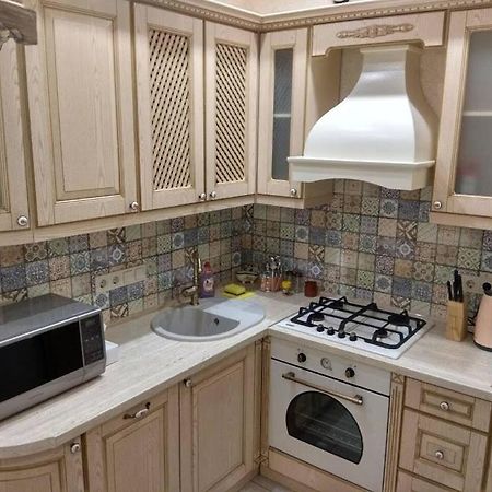 Апартаменты Дворец Спорта Kiev Luaran gambar