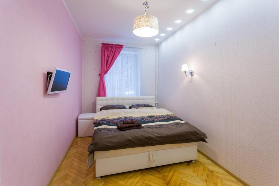 Апартаменты Дворец Спорта Kiev Luaran gambar