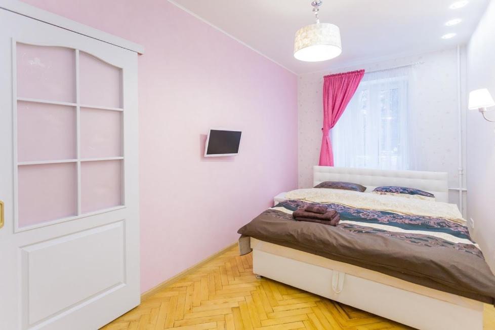 Апартаменты Дворец Спорта Kiev Luaran gambar